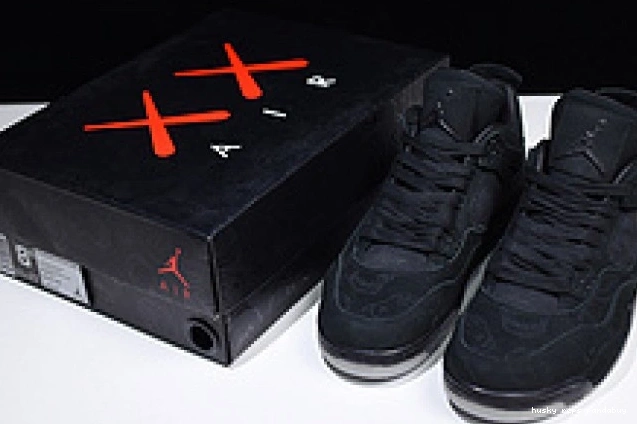 Rep Husky 001 kaws Jordan 4 retro black 930155 Nike Air 0821